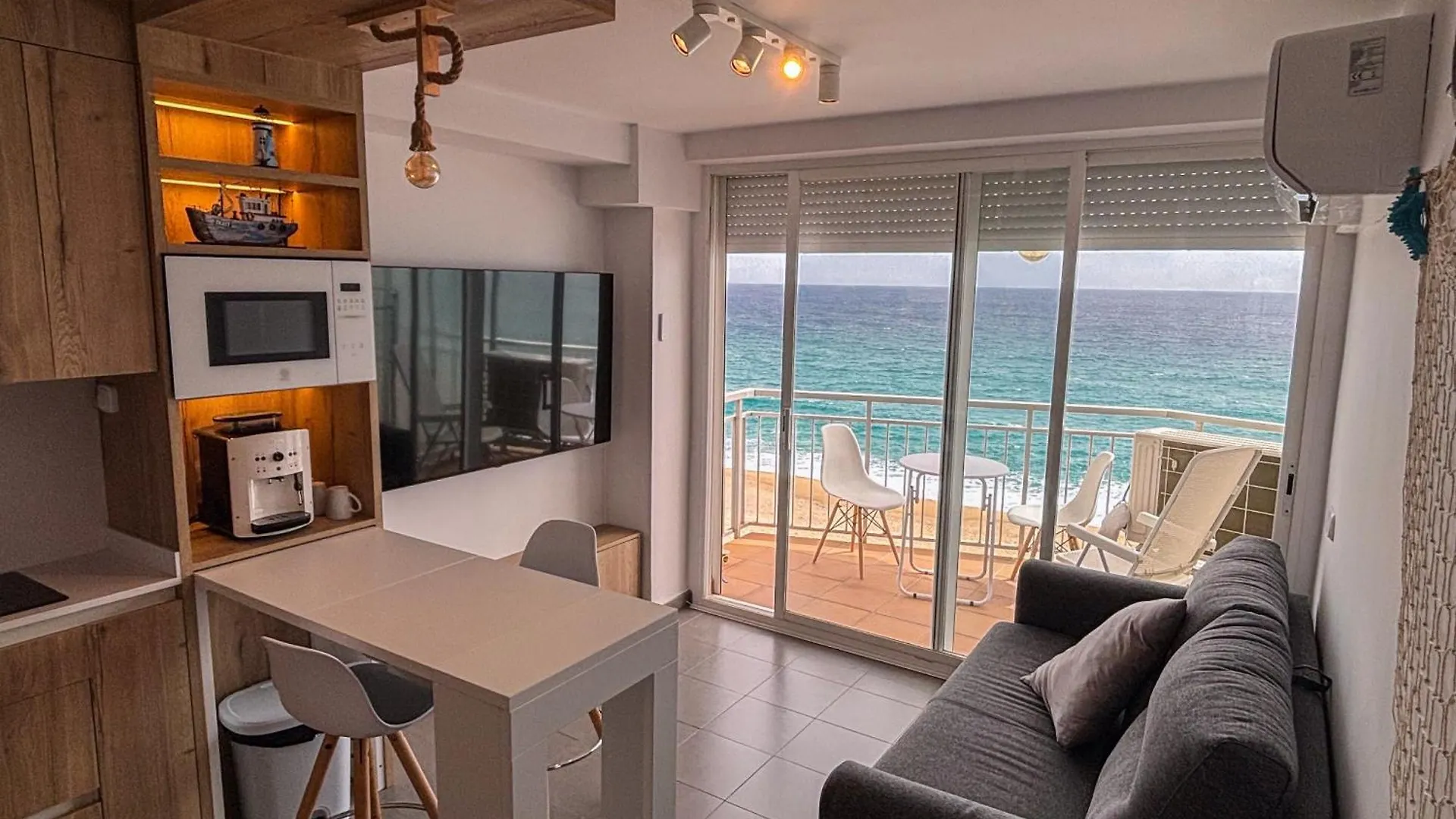 Apartment Apartamento A Primera Linea De Mar En Playa De Aro Platja d'Aro