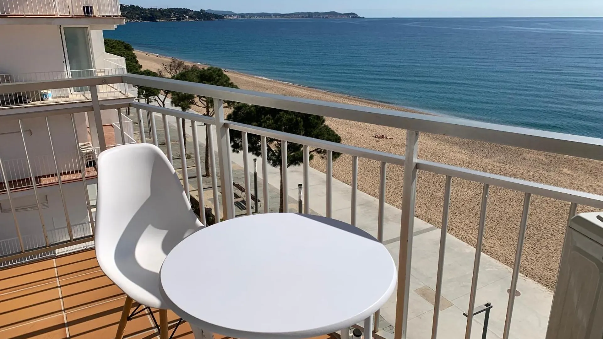 Apartamento A Primera Linea De Mar En Playa De Aro Platja d'Aro Spain