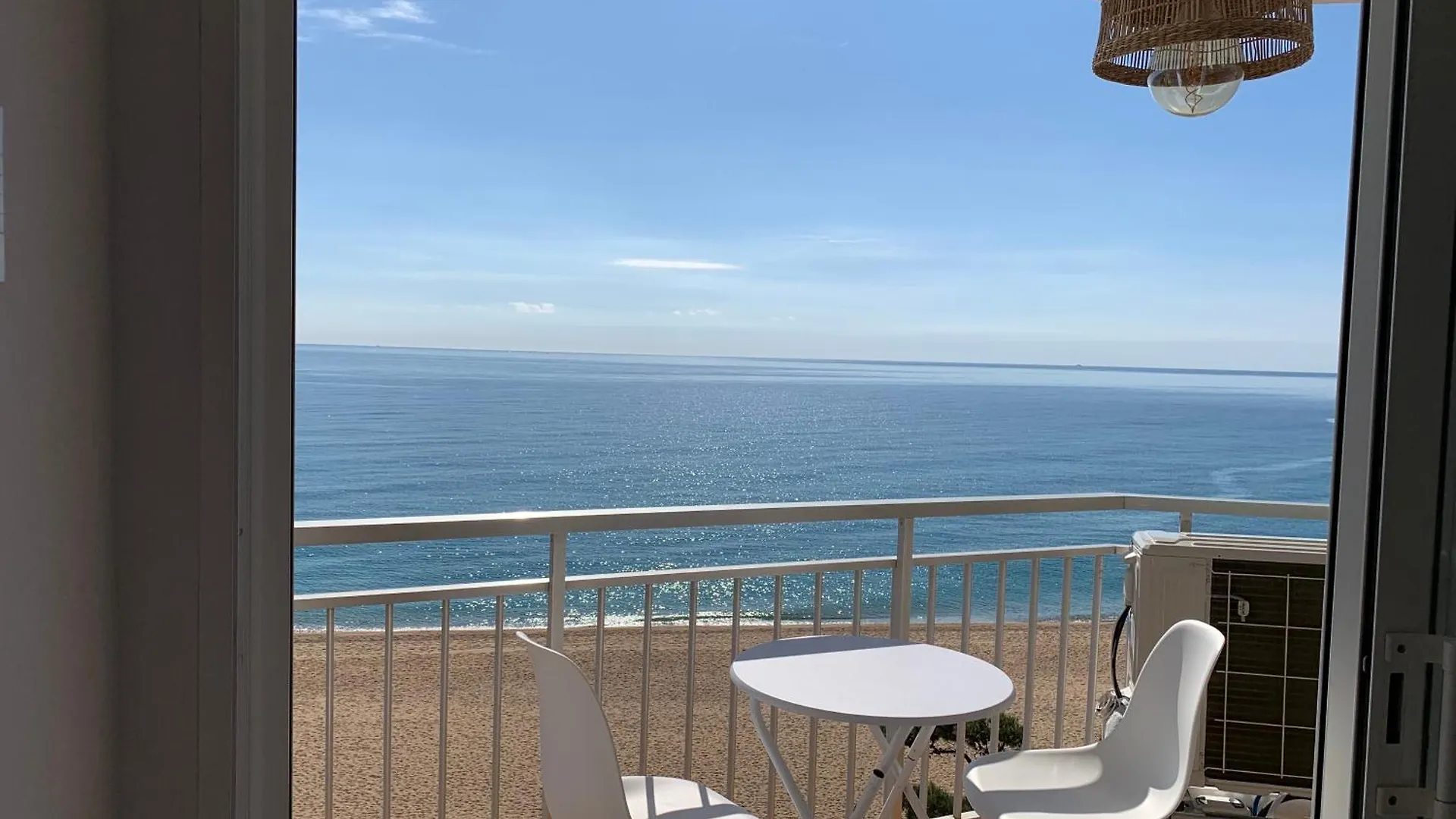 Apartamento A Primera Linea De Mar En Playa De Aro Platja d'Aro Apartment